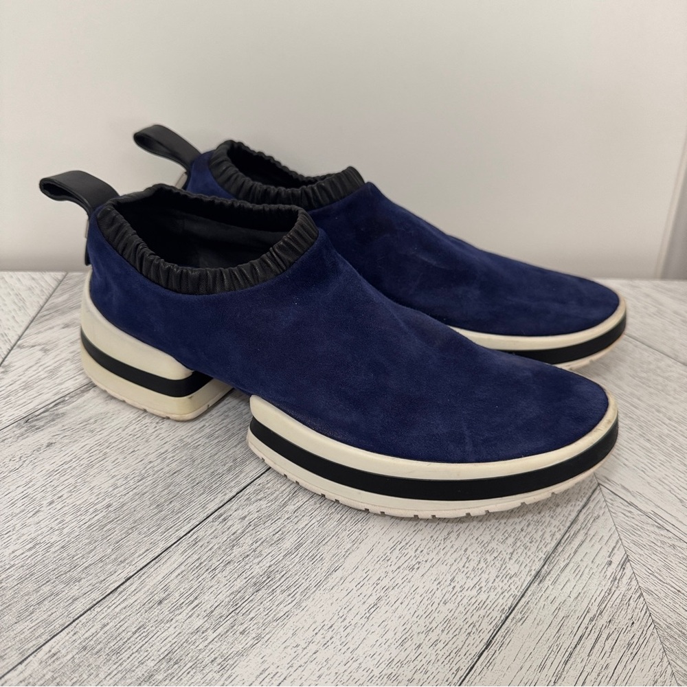 Stuart Weitzman | Maritime Blue SW-612 Shoe in Size 8 US